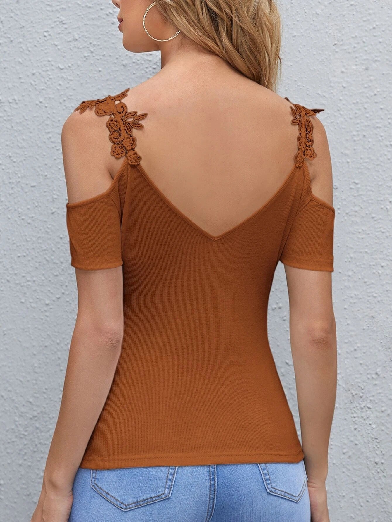 Cold Shoulder Appliques Tee