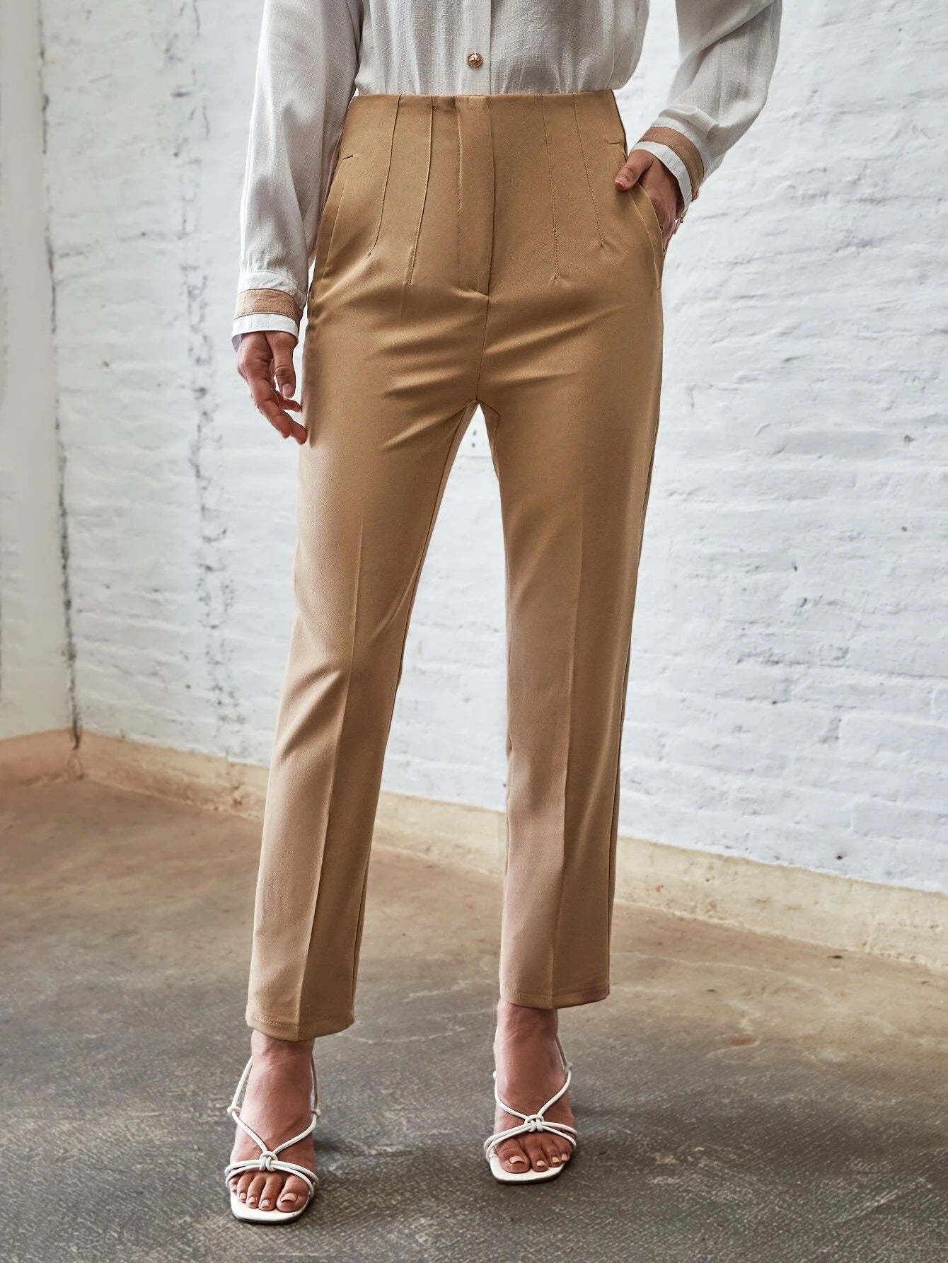Slant Pockets Zipper Fly Carrot Pants