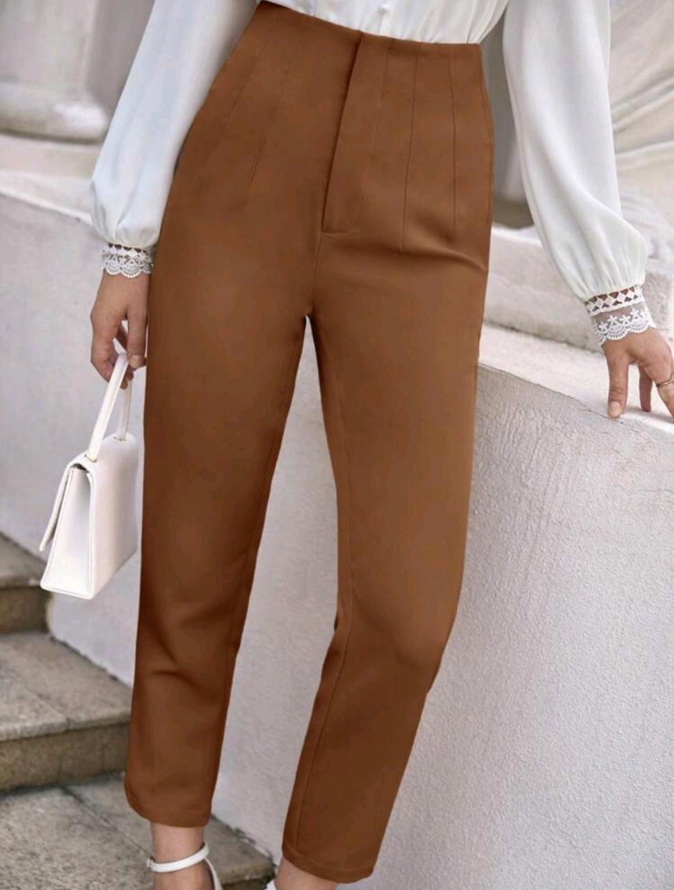 Solid Plicated Cropped Pants