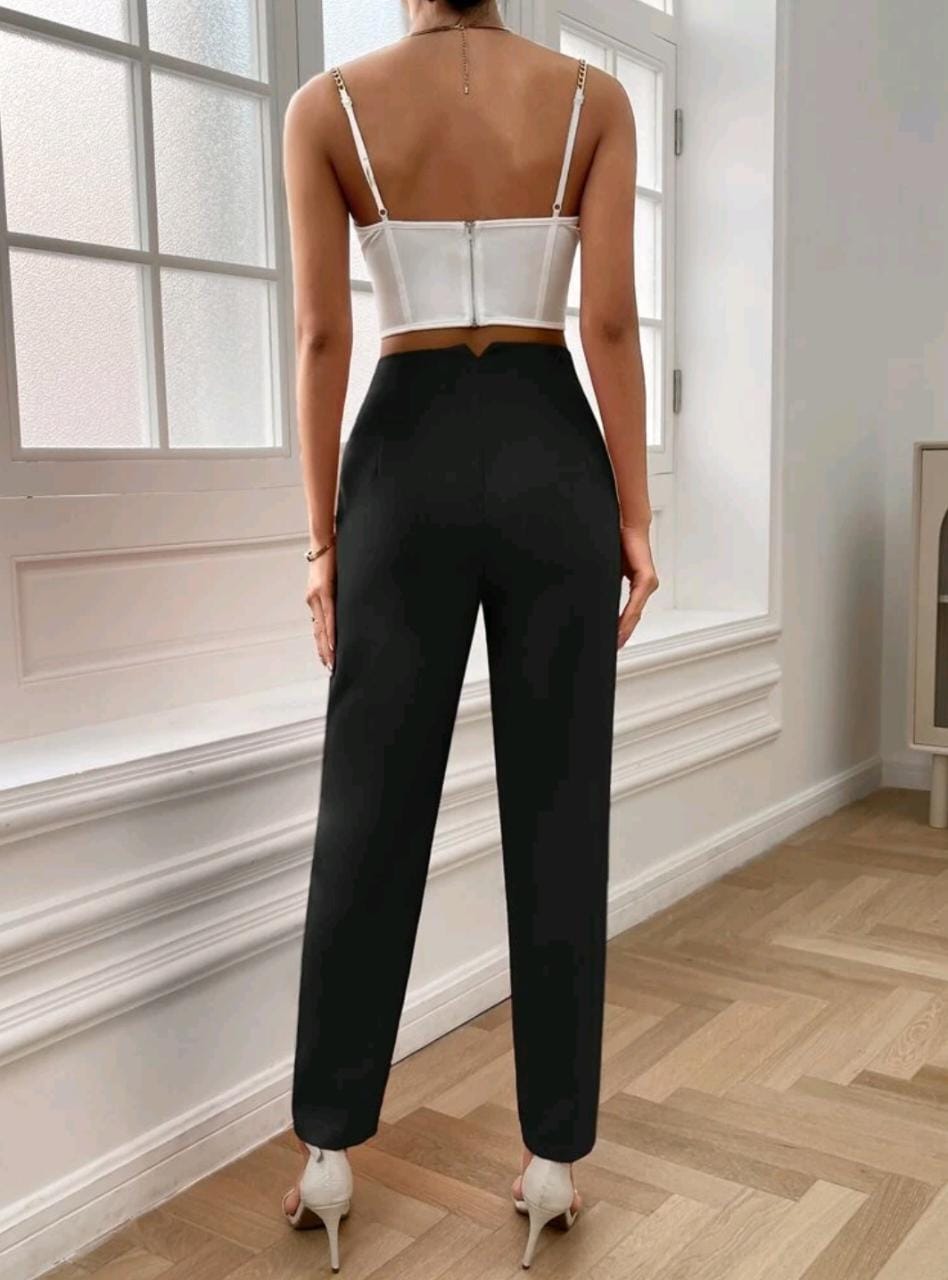 Plicated Detail Carrot Pants
