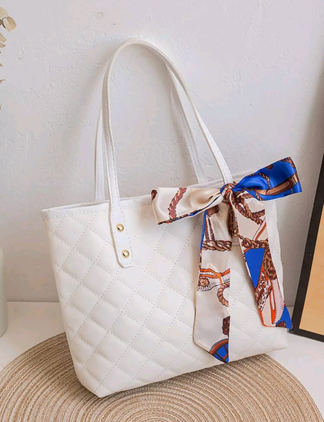 Minimalist leather tote bag