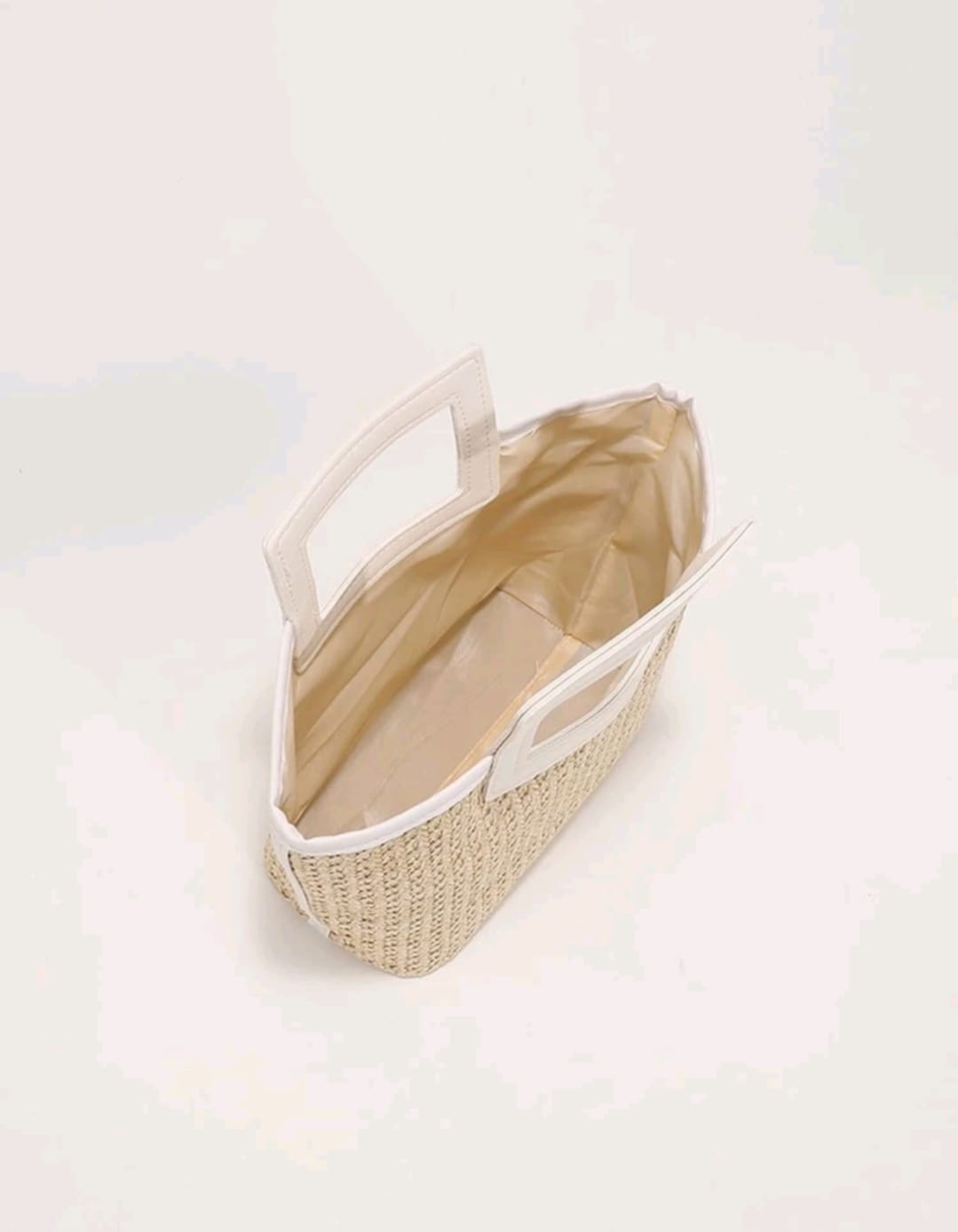 Contrast Binding Straw Bag