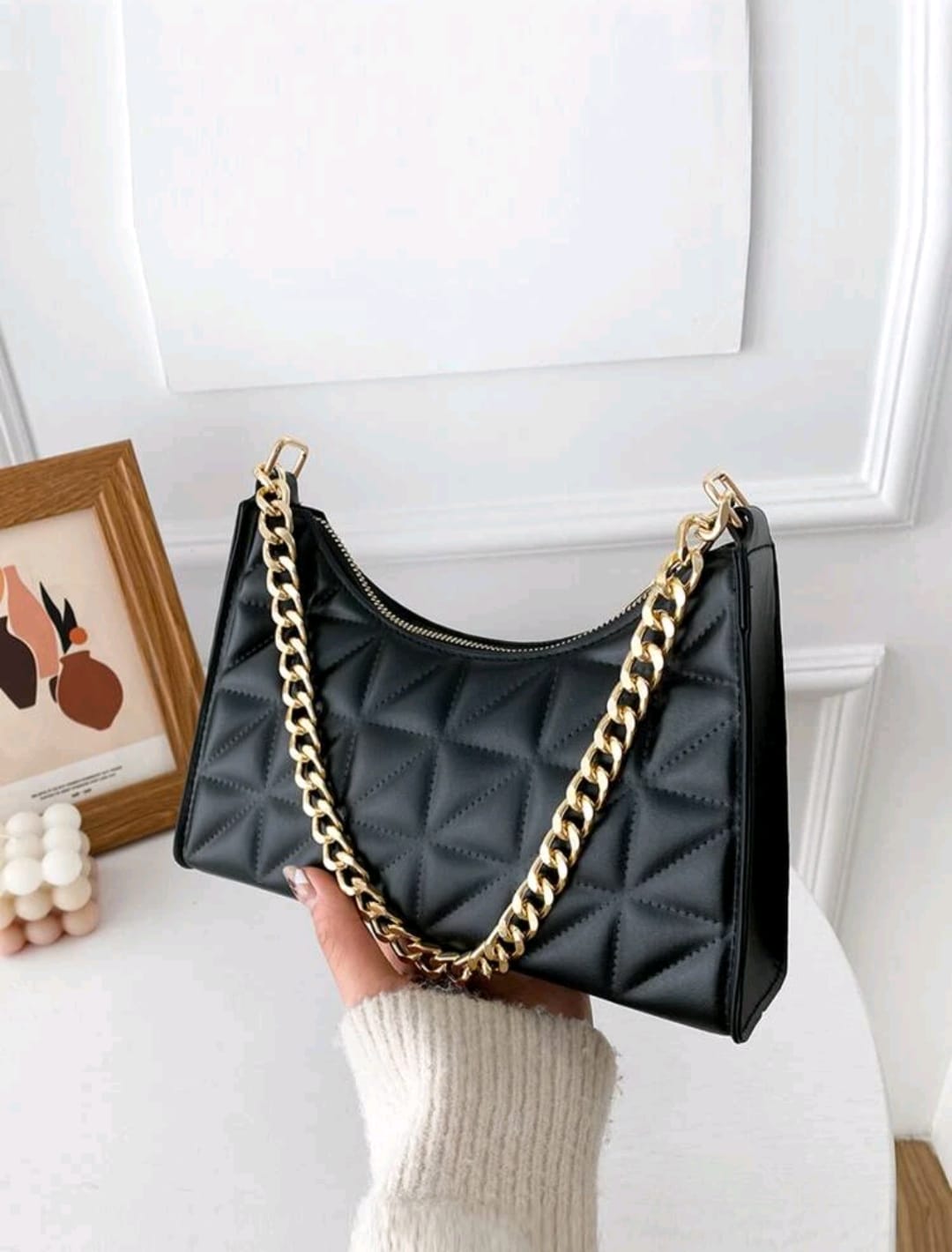 Quilted Pattern Chain Baguette Bag