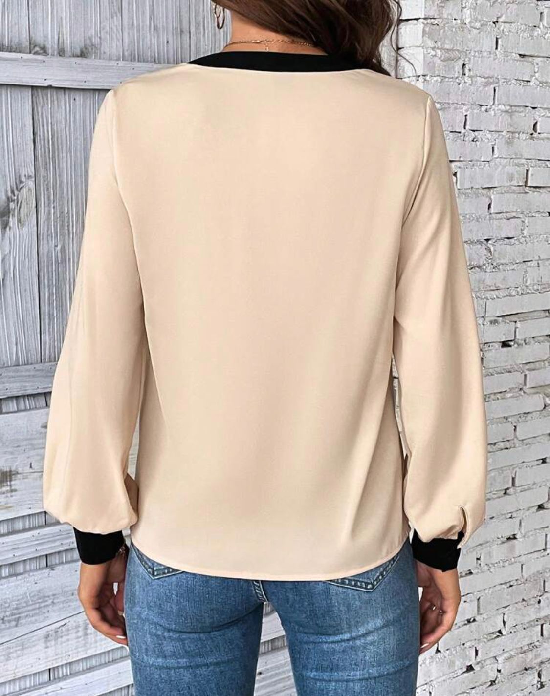 Contrast Trim Notched Neckline Lantern Sleeve Blouse
