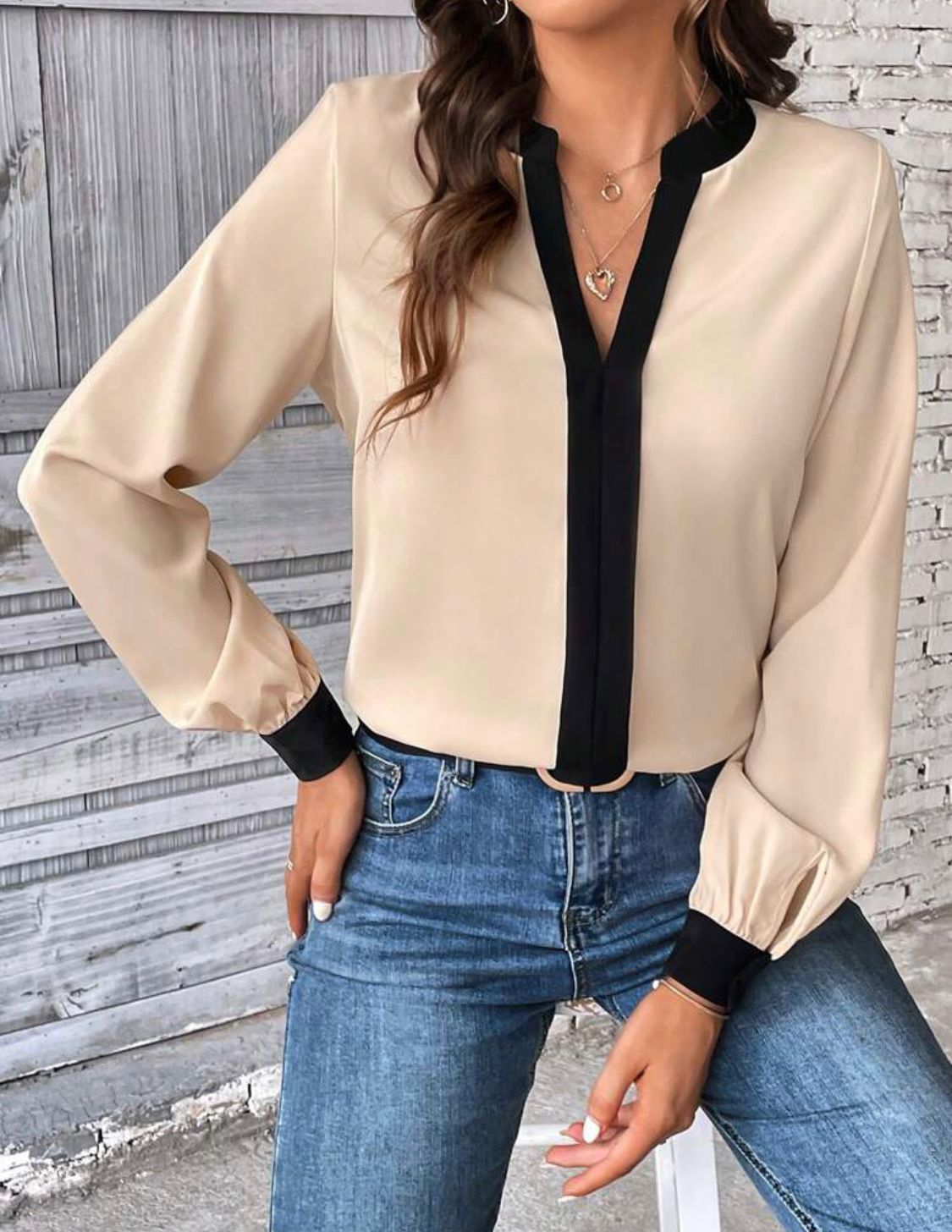 Contrast Trim Notched Neckline Lantern Sleeve Blouse