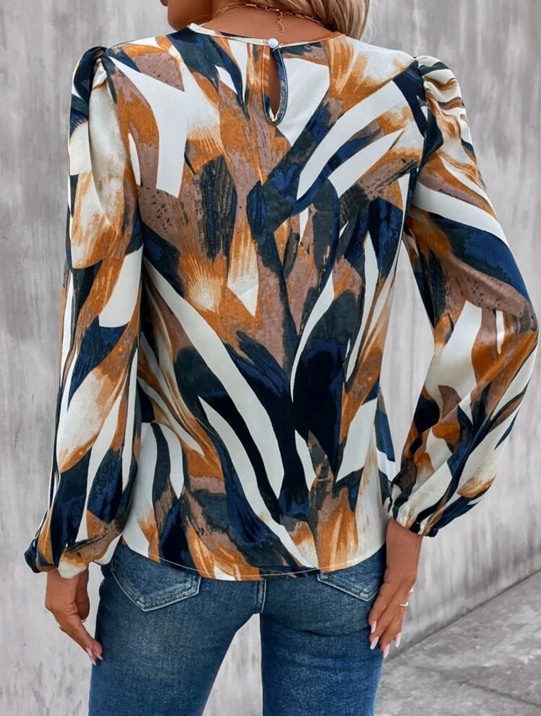 Graphic Print Lantern Sleeve Blouse