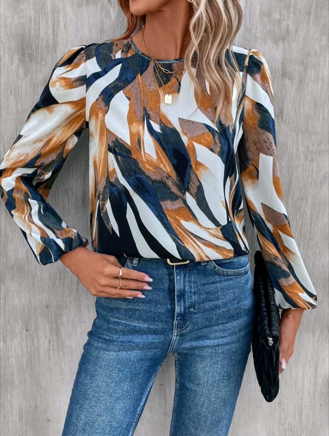 Graphic Print Lantern Sleeve Blouse