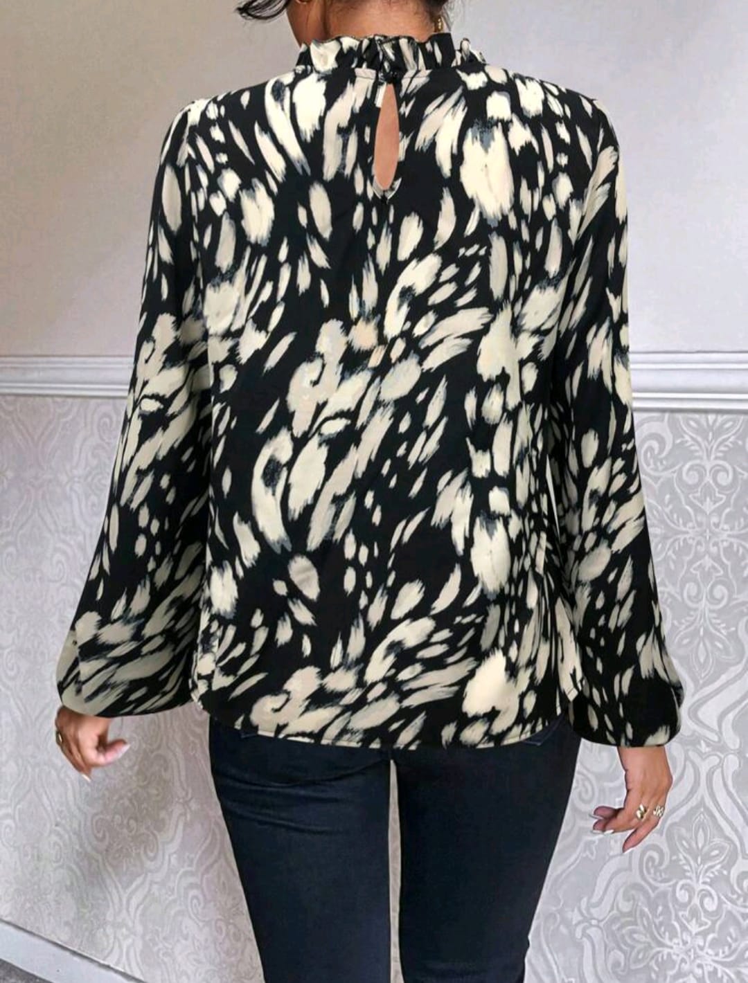 Allover Print Lantern Sleeve Blouse