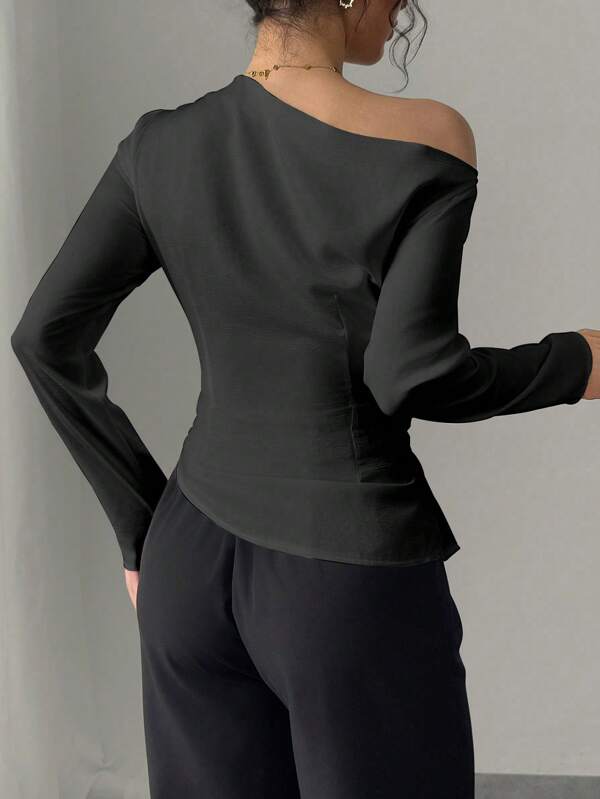 Oblique Shoulder Solid Color Long Sleeve Pleated Blouse (Black)