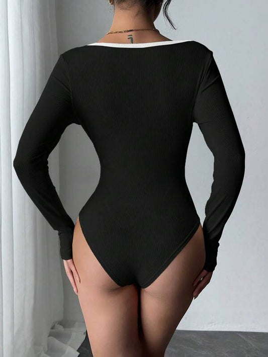 Long Sleeve Slim-Fit Contrast Trim Minimalist Fashion Bodysuit