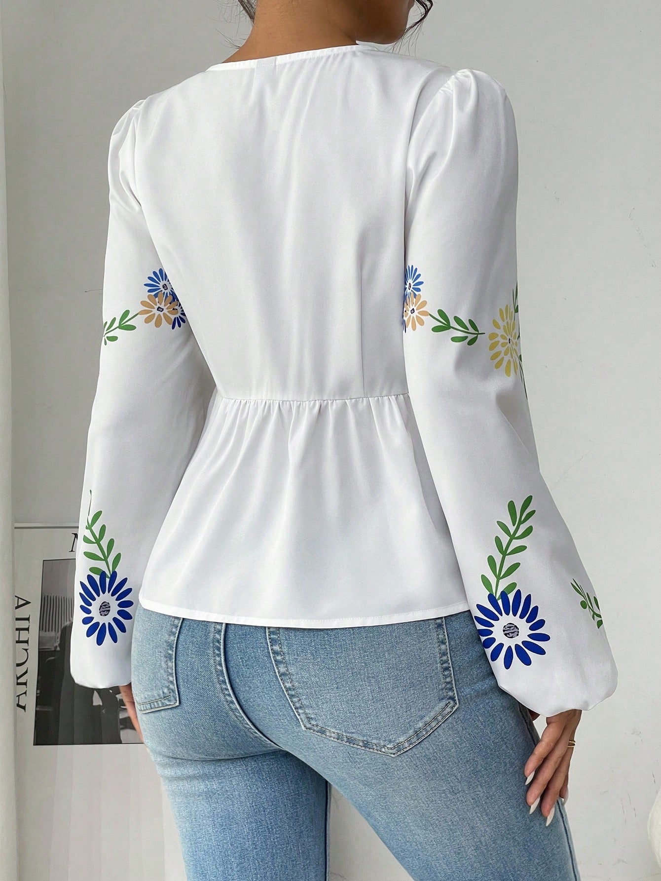 Lantern Sleeve Placement Print White Blouse